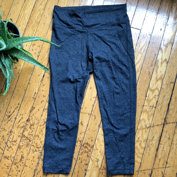 Pants - Cropped Grey Leggings ✨2 for $10✨